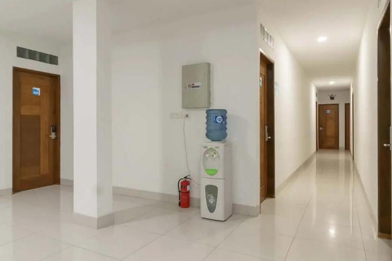 Reddoorz Plus @ Cemara Asri Medan Eksteriør bilde